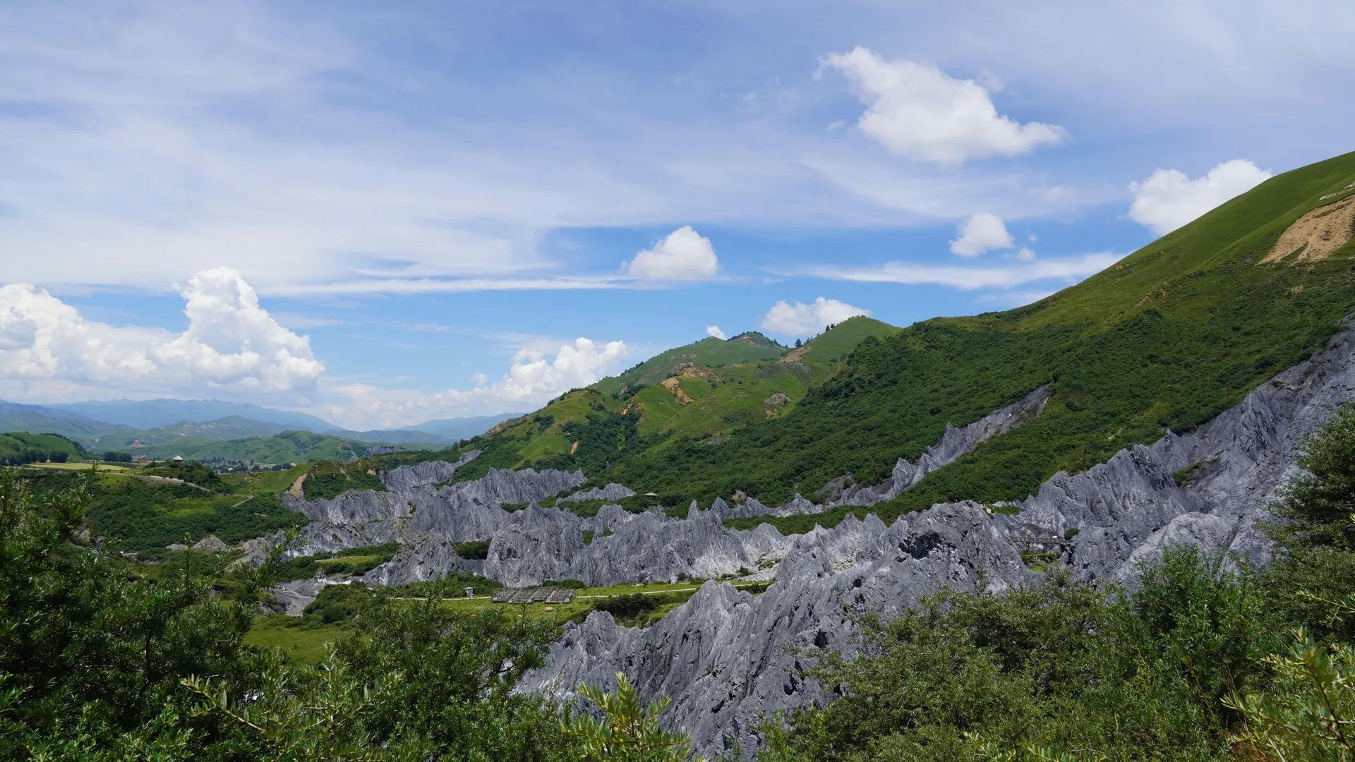 山景 山脉 云 天空 自然 树木 绿色 治愈 电脑壁纸 4K壁纸