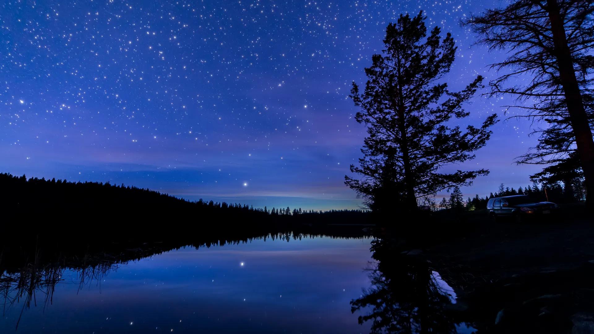 摄影 自然 天空 夜星 夜 月光 极光 风景 树木 森林 湖泊 黄昏 天空 夜空 户外 蓝色 4K壁纸