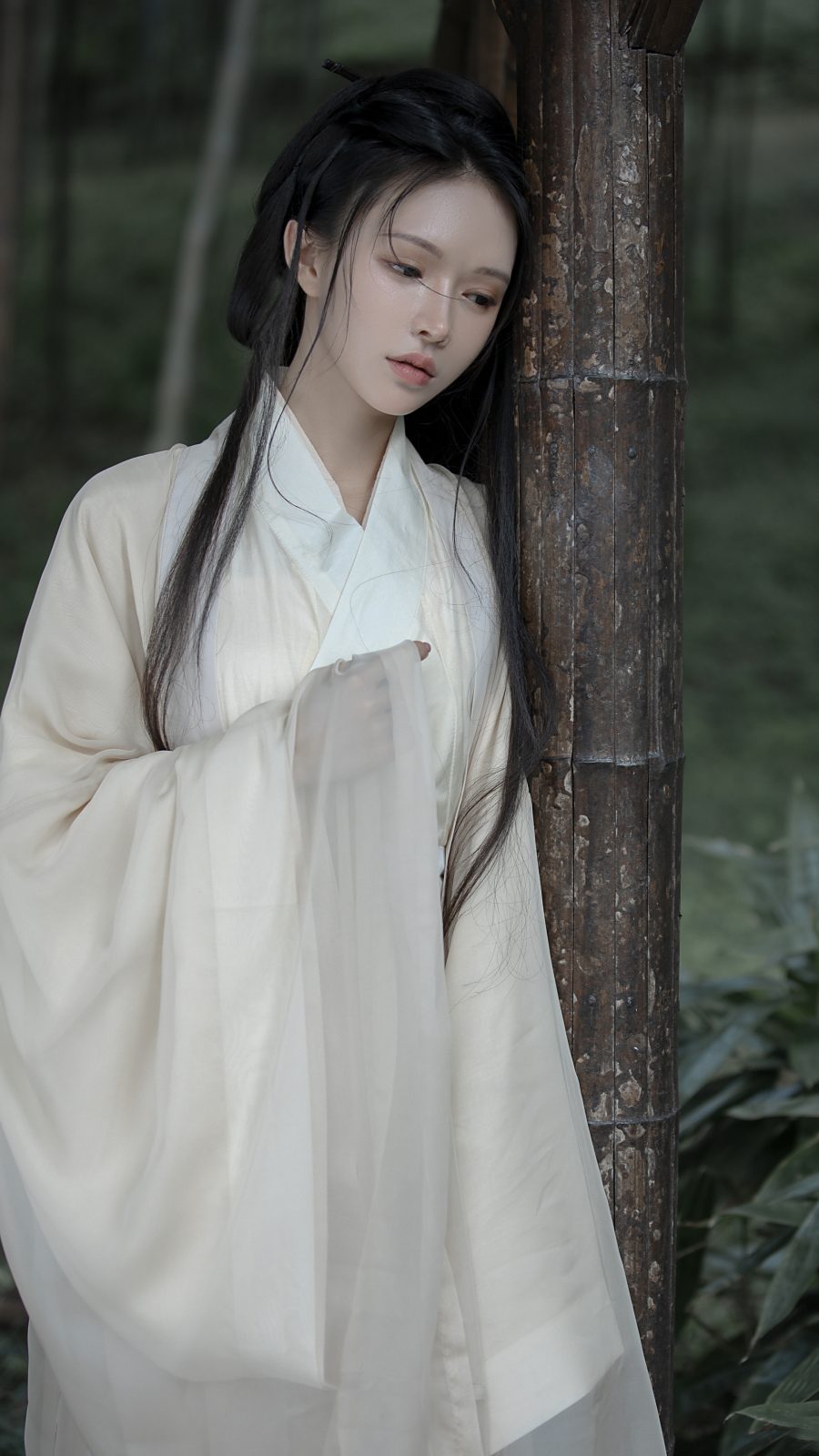 竹林 白色古装美女4k手机壁纸2160×3840