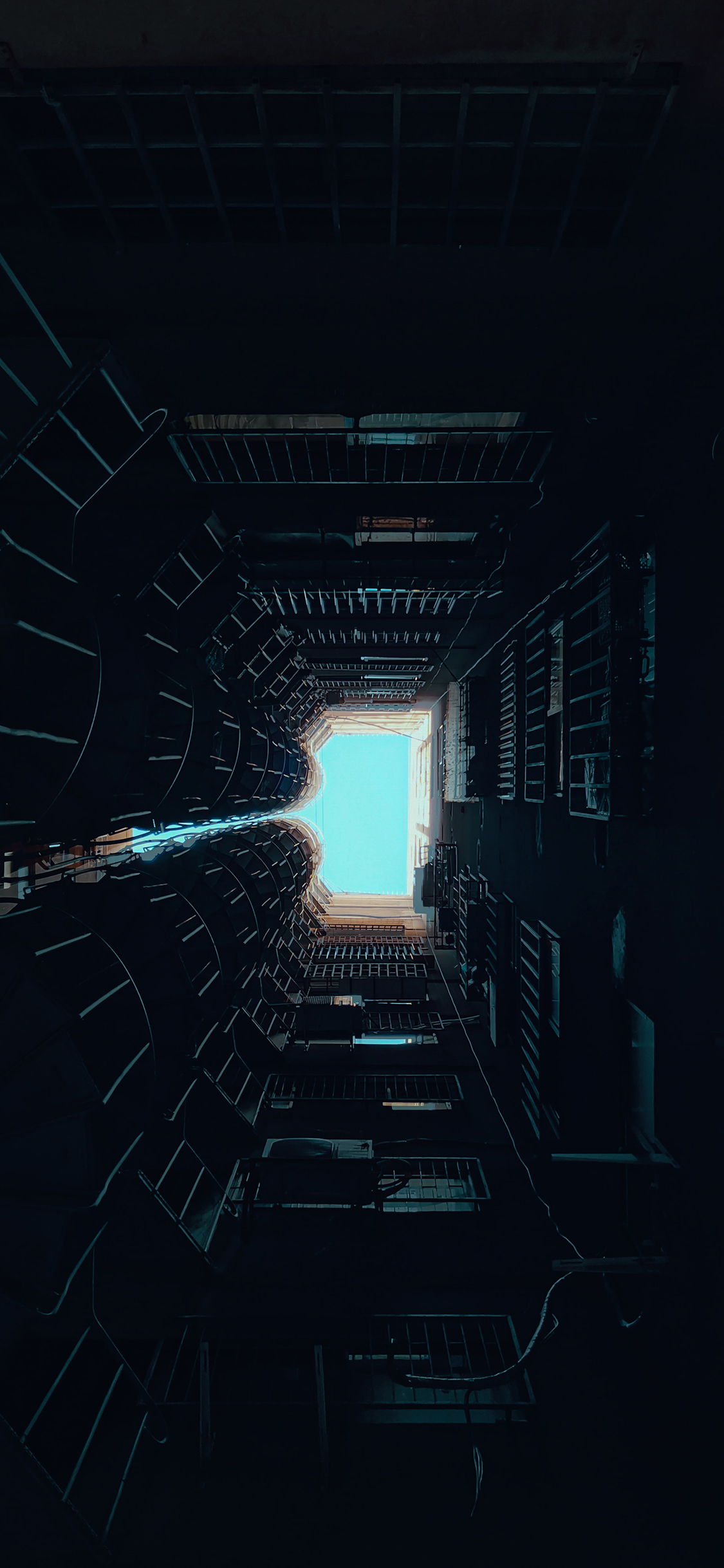 [2436×1125]建筑 楼房 仰视 高楼 天空 苹果手机壁纸图片