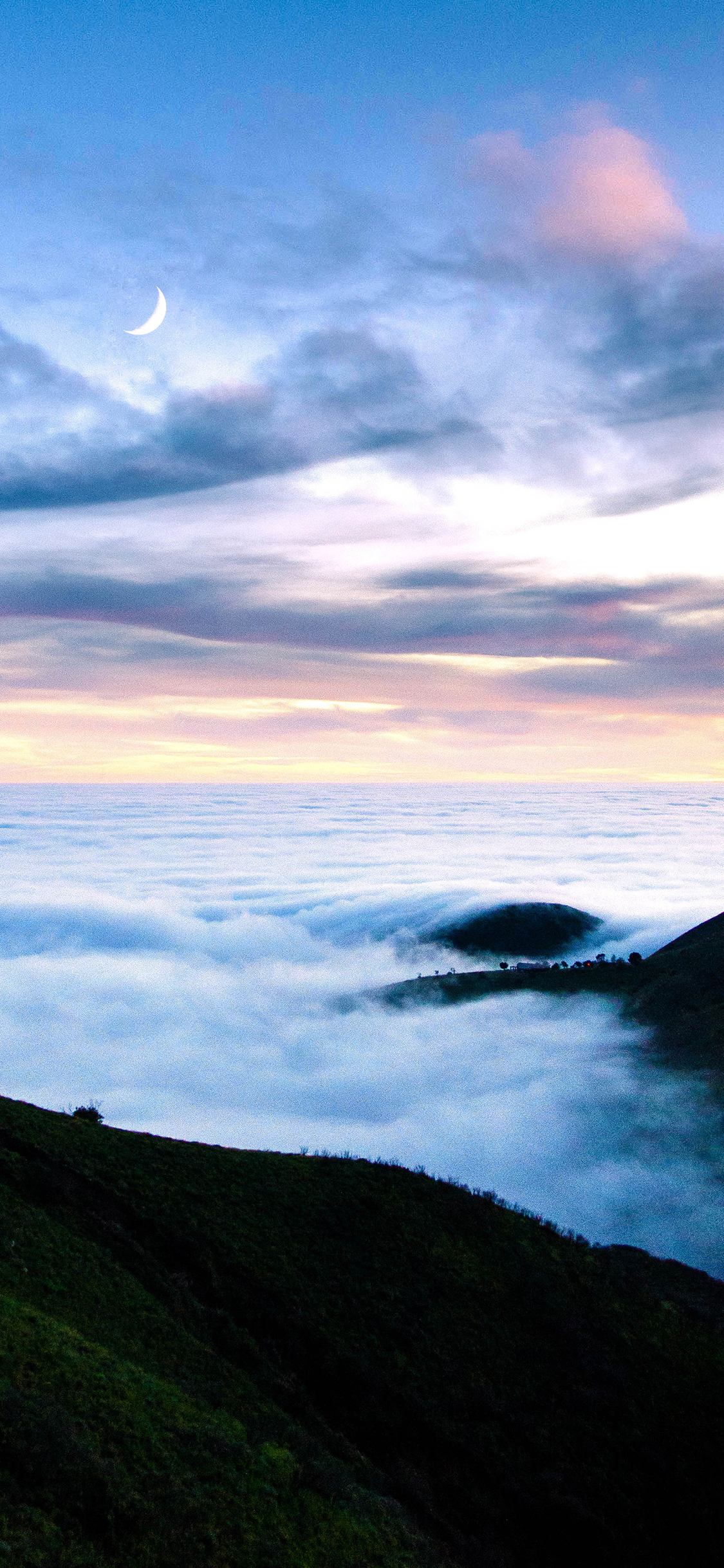 [2436×1125]景色 高处 天空 月亮 云彩 苹果手机壁纸图片